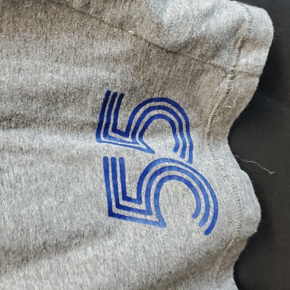 Disneyland grey shirt - Picture 3 of 4